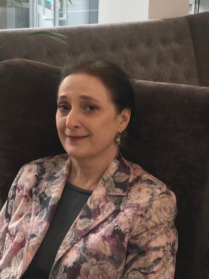 Елена Попова